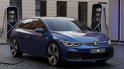 Geldzorgen schuiven elektrische Golf op de lange baan