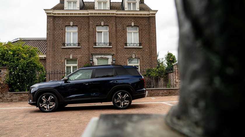 KGM Torres Hybrid 0020