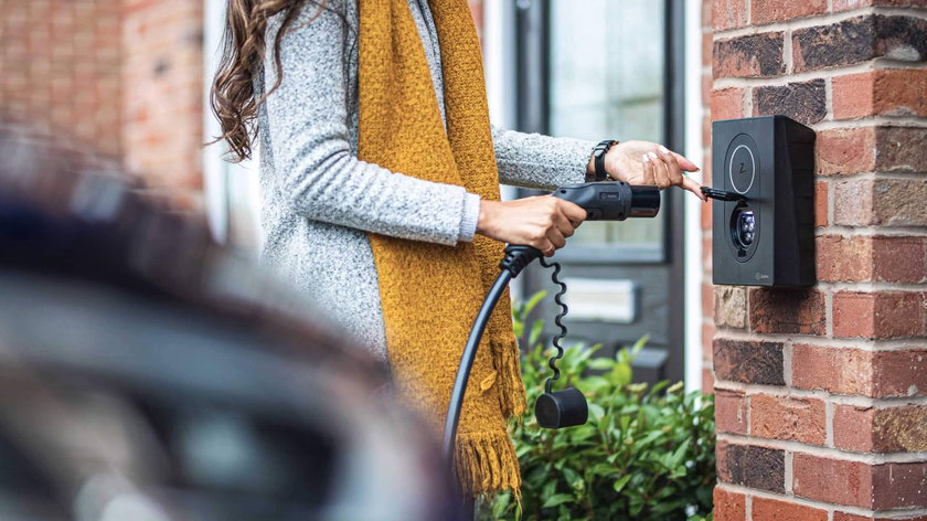 1713687132-power-slide-02-desktop