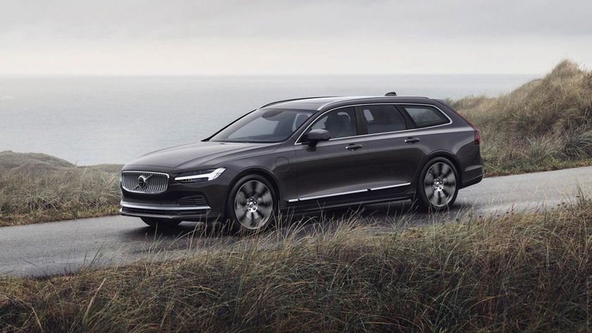262606-the-refreshed-volvo-v90-recharge-t8-plug-in-hybrid-in-platinum-grey