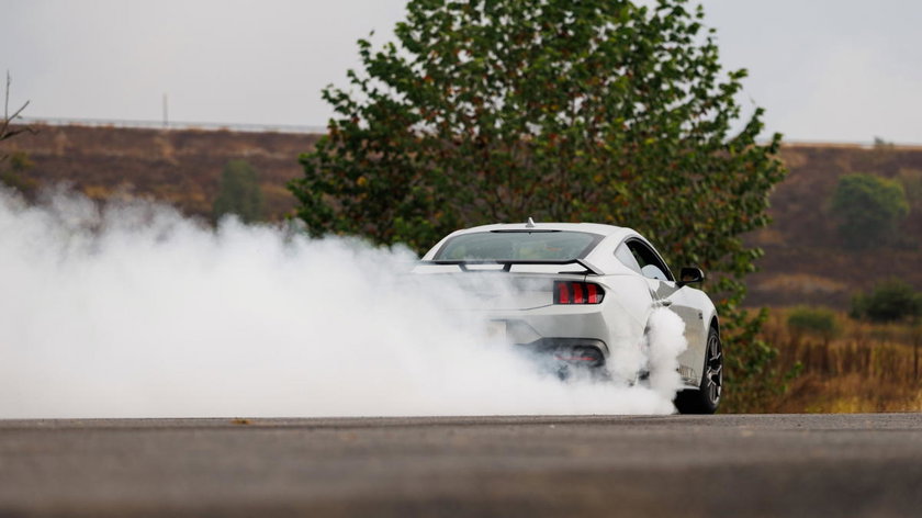 Ford-Mustang-RTR-Package_08