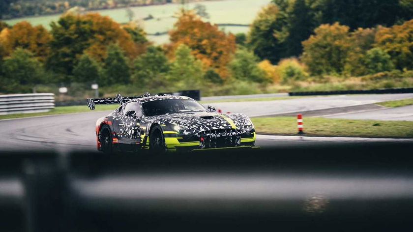 Mercedes-AMG broedt op een nieuwe circuitauto