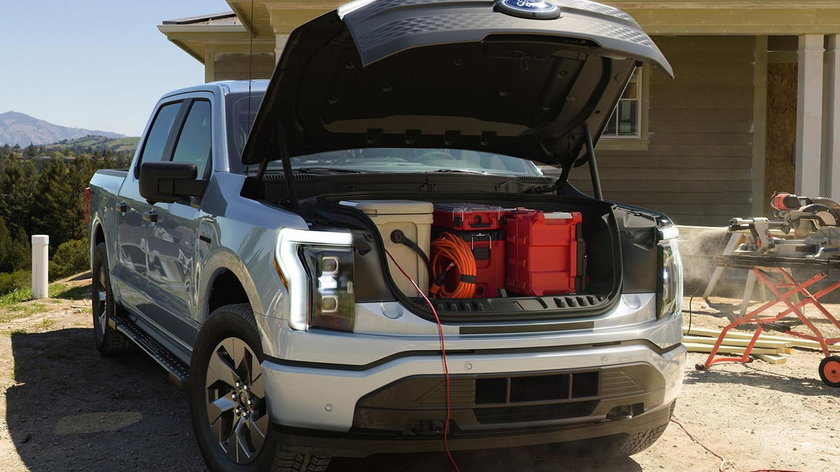 ford-f-150_lightning-2022-1600-08