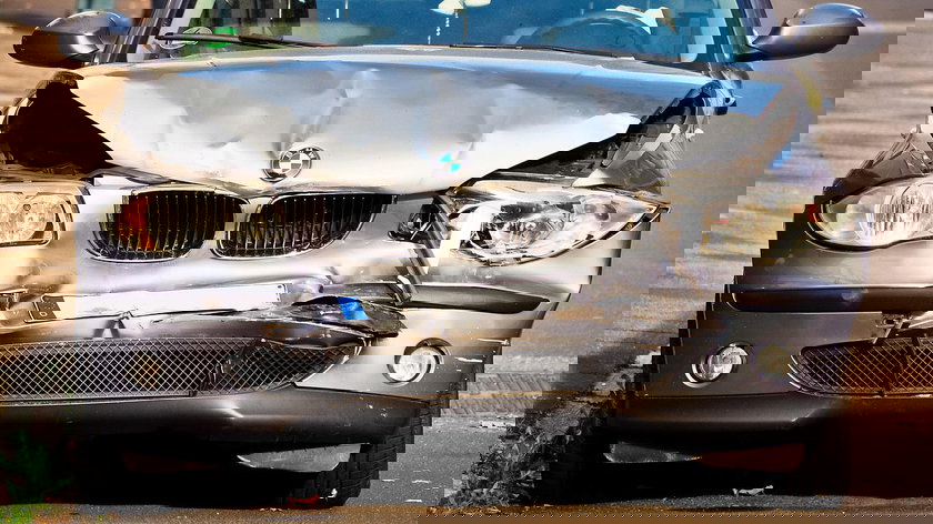 automobile-3734396_1280