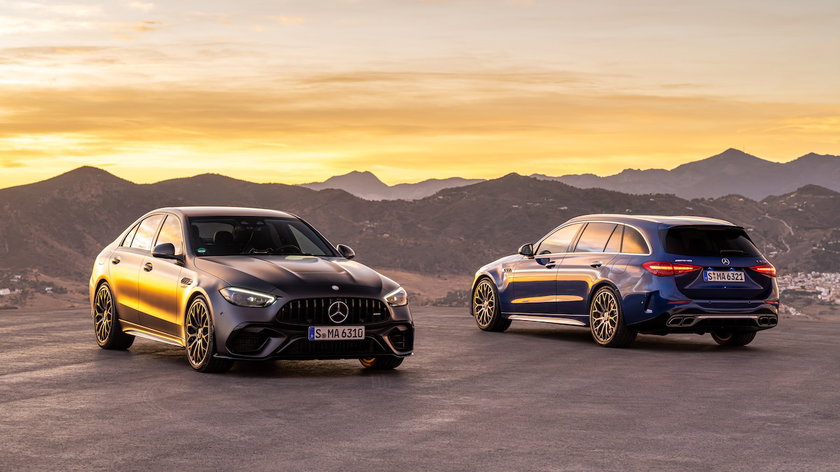 Mercedes-AMGS-C63 SE Performance-still-gocar