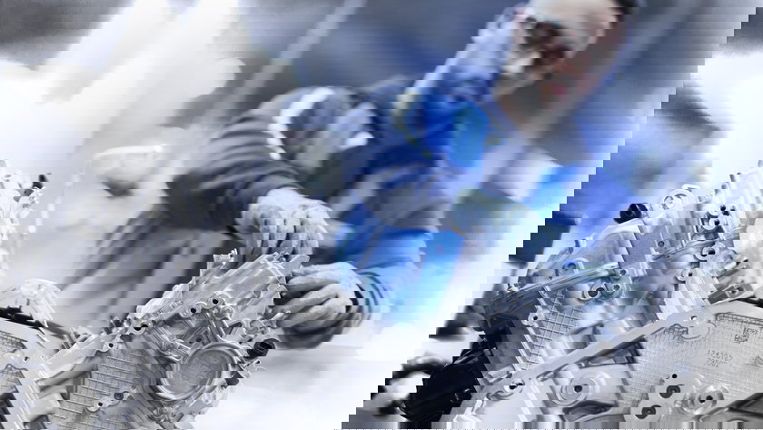 P90316783_highRes_the-v8-engine-for-th