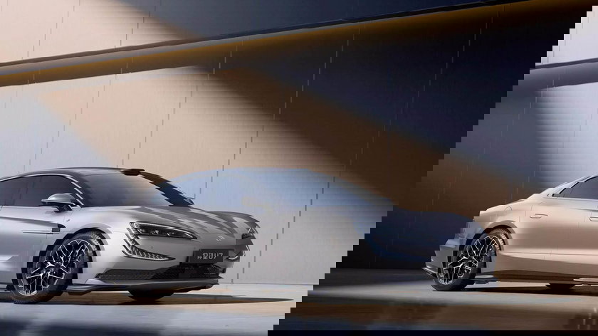 BYD-Yangwang-U7-right-front - copie