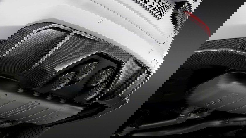 P90398956-the-new-bmw-m3-competition-sedan-m-performance-exhaust-system-in-titanium-09-2020-2128px