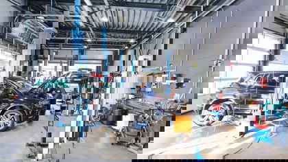 Onderzoek onthult: een op de twee jongere laat auto-onderhoud vallen