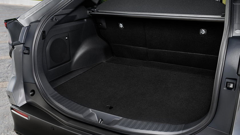 2026_bZ4X_Interior_025