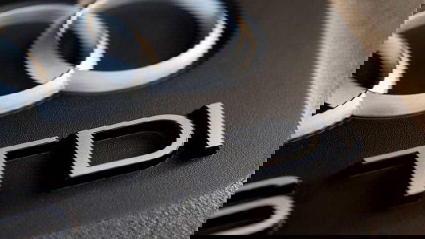 1920x1920-2015-Audi-A3-TDI-engine-badge-02_MAIN - copie