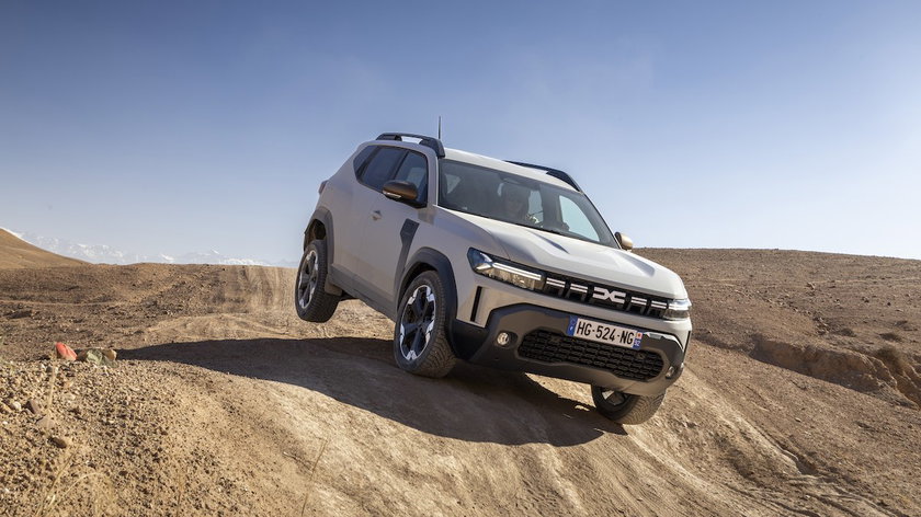 Dacia-Duster-hybrid-G-150-4x4-kruisende-assen-gocar