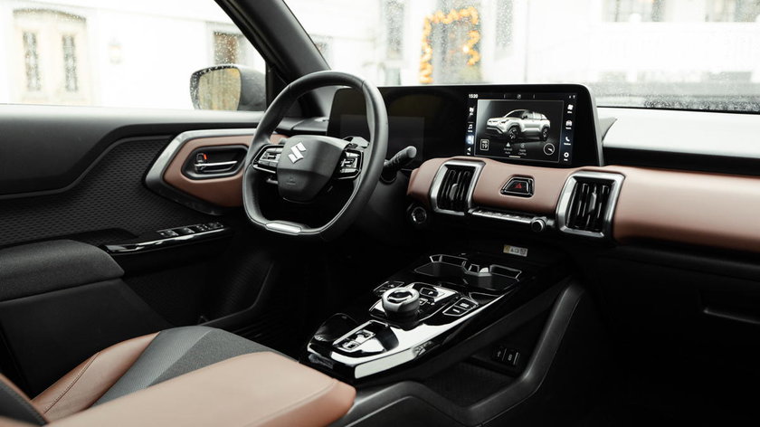 37.Suzuki e Vitara_L