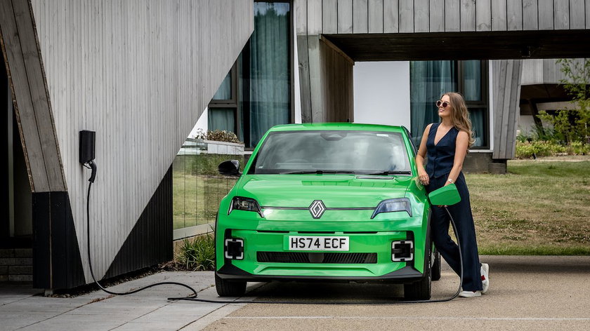 Laden-Renult-5-E-Tec-gocar