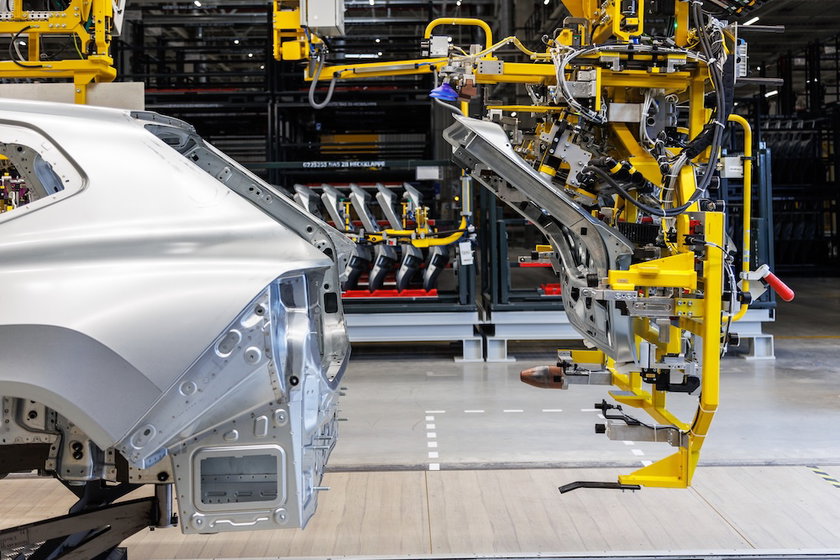 P90617931_highRes_bmw-group-plant-debr