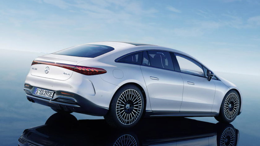 mercedes-benz-eqs-v297-spa-highlights-keyless-go-convenience-package-plus-2400x2400-08-2025