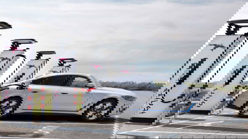 Salon Auto de Bruxelles 2026 – Pourquoi la voiture électrique n’est plus la moins chère à utiliser