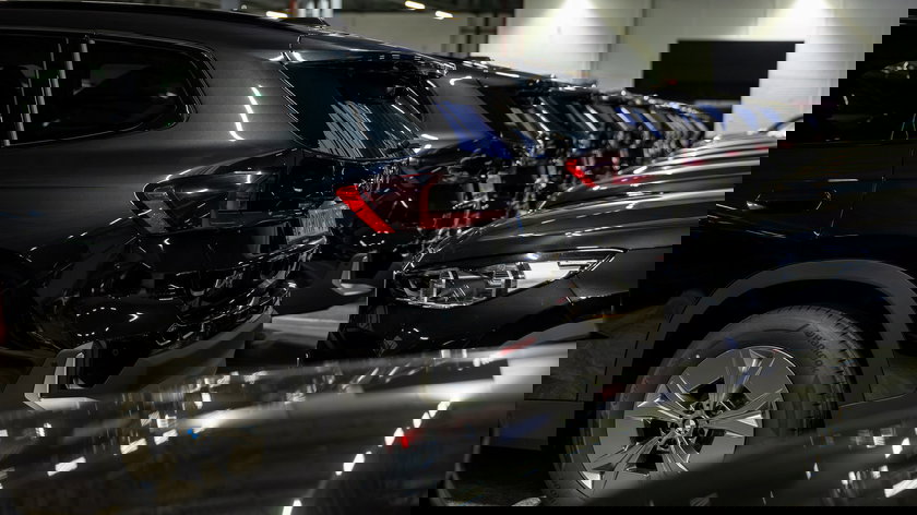 P90625682_highRes_bmw-x-pwc-11-2025