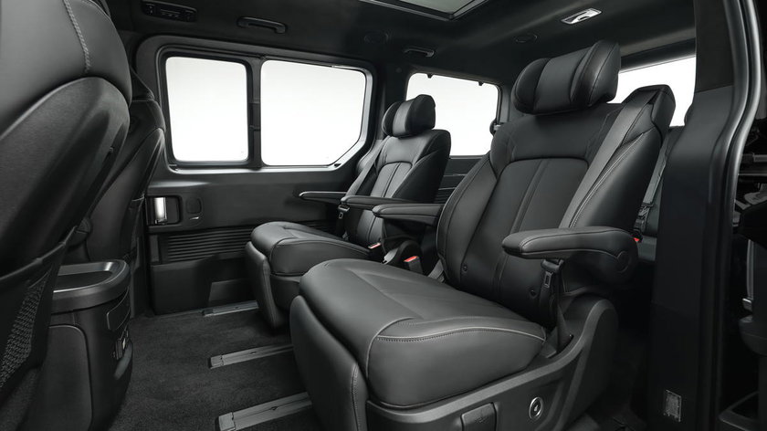 STARIA_Electric_Interior_05