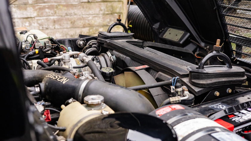 Tupac-Shakur-Hummer-H1-18