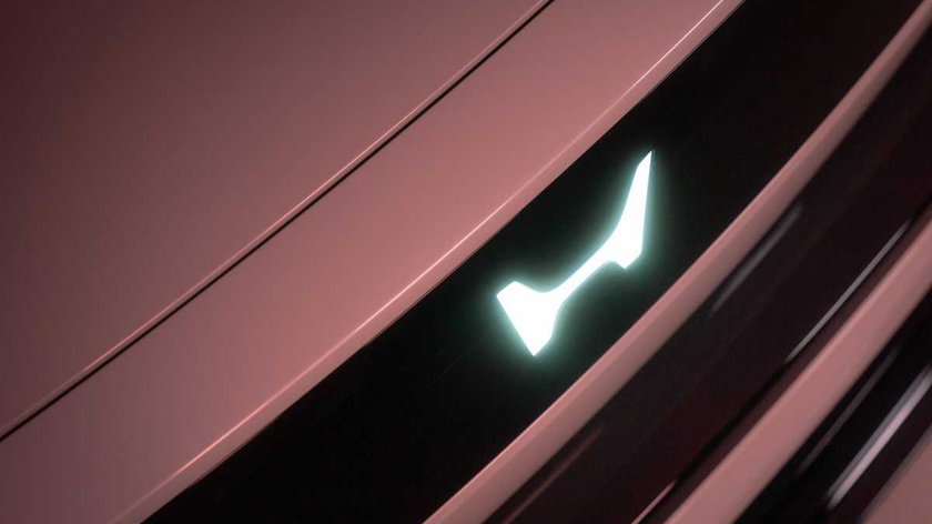 De plus en plus de voitures arborent des logos éclairés parce que c’est désormais autorisé