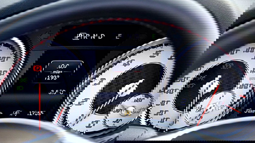 pexels-mikebirdy-4032403