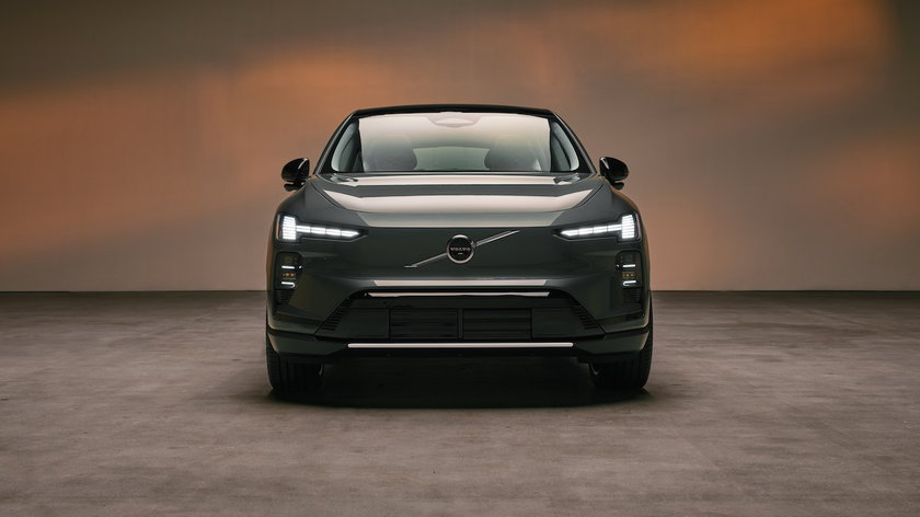 Volvo_EX60-full frontal-gocar