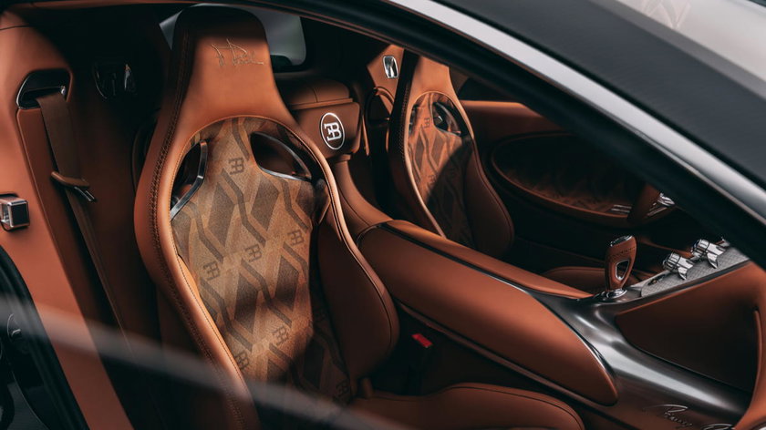 19-bugatti-the-wheels-solitaire-hommage