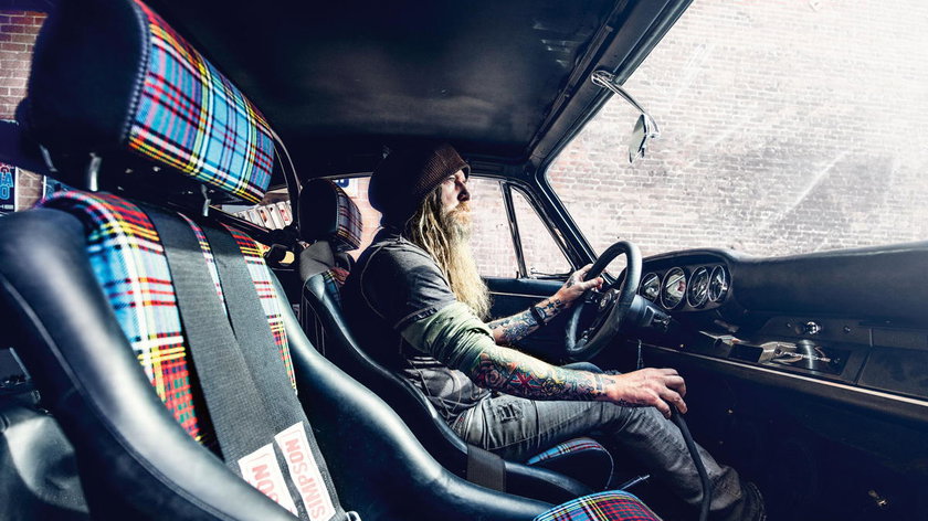 b-MAGNUS_WALKER_WEB-6313_cpm-cmyk_5000p