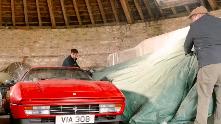 Une Ferrari 328 GTB retrouvée presque neuve après 28 ans de sommeil