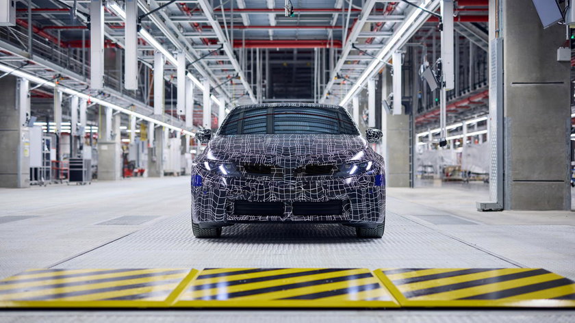 P90629348_highRes_camouflaged-pre-seri