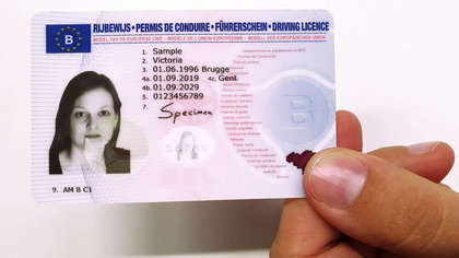Les jeunes belges se ruent à nouveau sur le permis de conduire : le retour au tout voiture ?