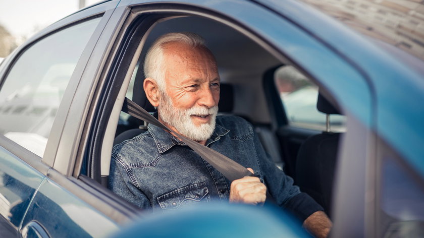 oude-bestuurder-gocar