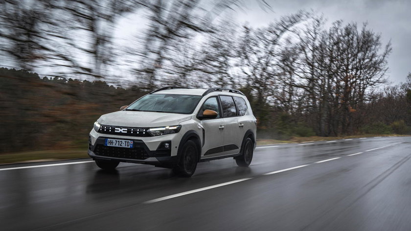 TEST Dacia Jogger Hybrid 155: extra ademruimte is welkom