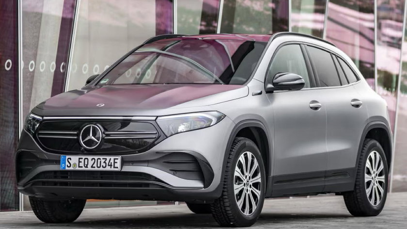 mercedes-benz_eqa_250_amg_line_8_043d048d11b90c01