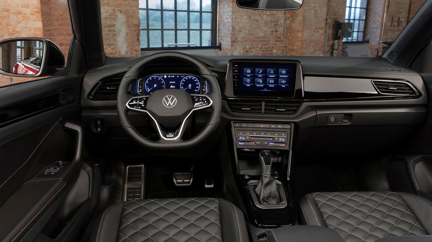 DB2021AU01023_web_1600