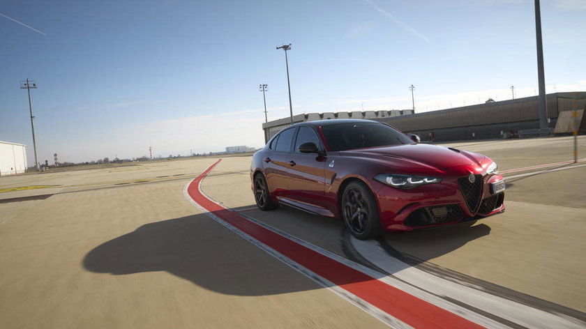 GiuliaQuadrifoglioCollezione