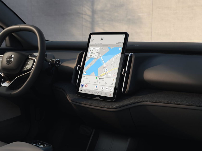 JPG Full-BL352_Interior_CSD_Interface_ROW