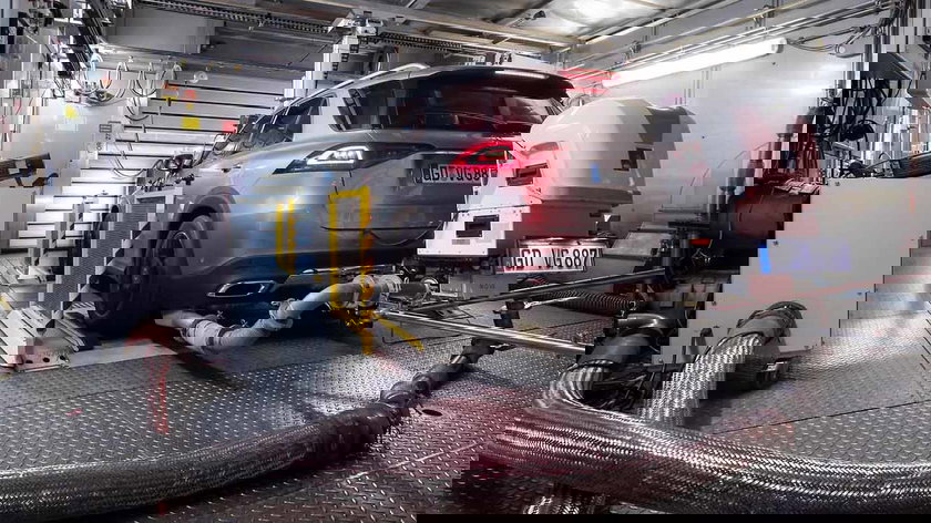 Cette électrode transforme les gaz d’échappement en carburant : un avenir pour les moteurs thermiques ?