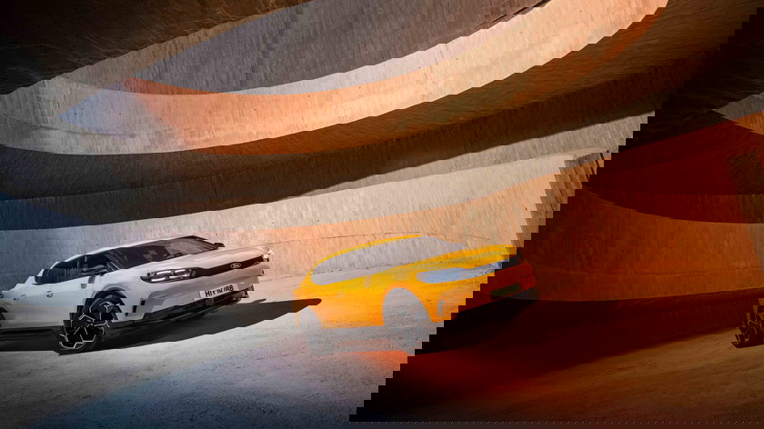 2024Ford_ElectricCapri_15A