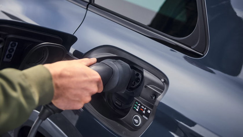 Audi-Q6-e-tron-7122-1920x1080 - copie