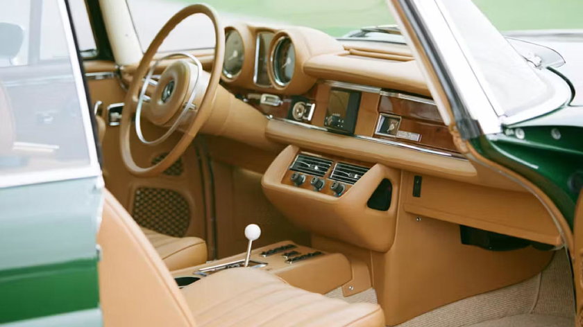 Retro-Designs-1969-Mercedes-280-SE-35mm-Film-Photos-21-scaled