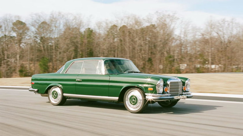 Retro-Designs-1969-Mercedes-280-SE-35mm-Film-Photos-14-scaled