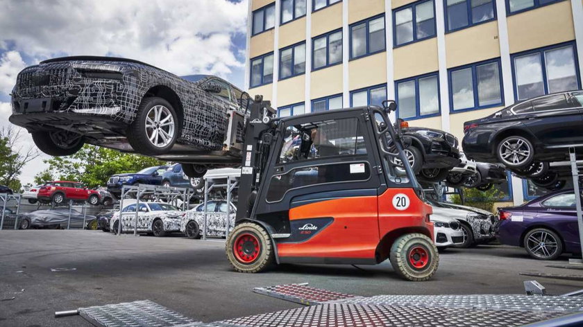 P90565791_highRes_30-years-of-bmw-grou