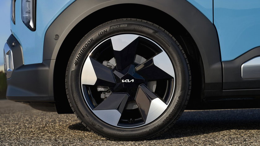 kia-ev2-base-line-frost-blue-static-digital-1920x1080-010