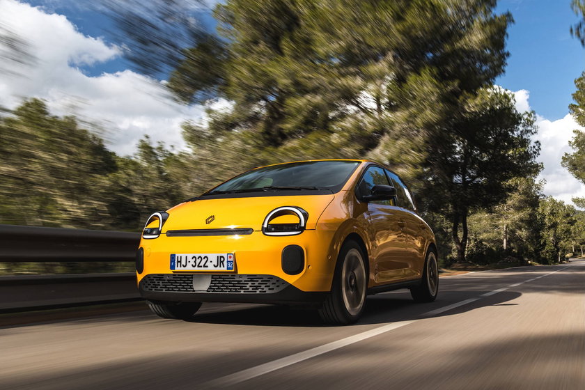 Renault-Twingo-E-Tech-electric-Techno-Jaune-Mango222