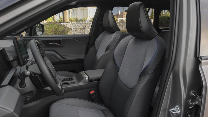 2026_RAV4 HEV_Avantgarde Bronze_interior_047