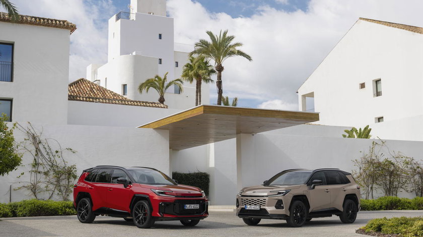 2026_RAV4 PHEV_combo_001