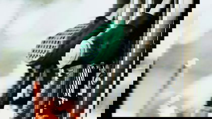 2,49 euros/l dès mercredi : quel coût au km dans la pire crise pétrolière de l'Histoire ?