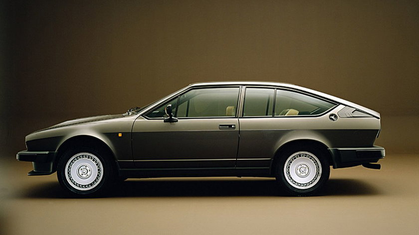 AlfettaGTV62.5i1980-1982(1)